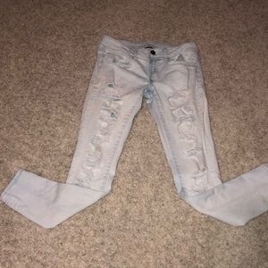 Super holy, Super stretch skinny jeans.